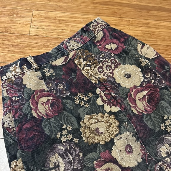 Vintage Gotcha Covered Size 8 Floral Skirt Made in the USA - Picture 6 of 8